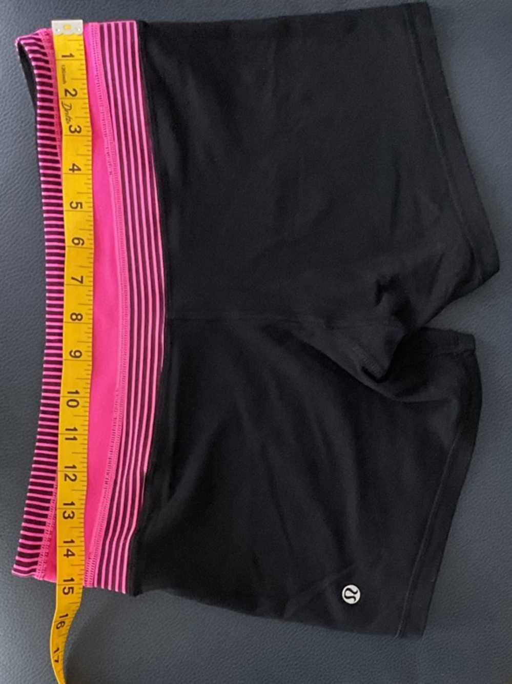 Lululemon Reverse Groove Shorts * Black | Quilt * 10 - Picture 5 of 6